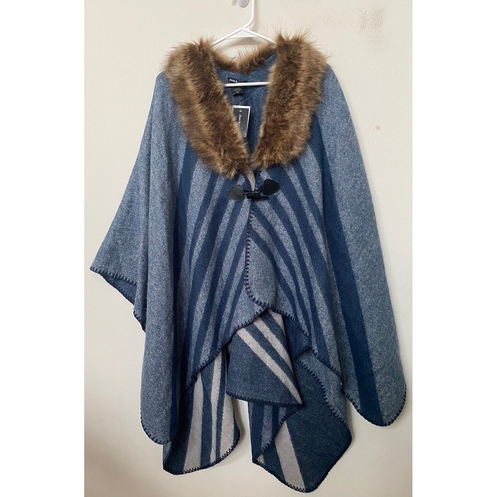 NWT‎ Jane & Berry  Blue Grey 100% Acrylic Faux Fur Trim Knit Poncho